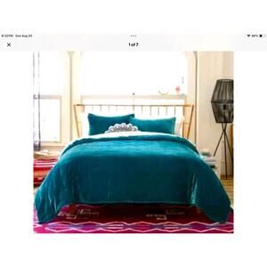 Opalhouse Velvet Blue Blanket Tufted Comforter/2 shams set of 3 Bedspread Queen
